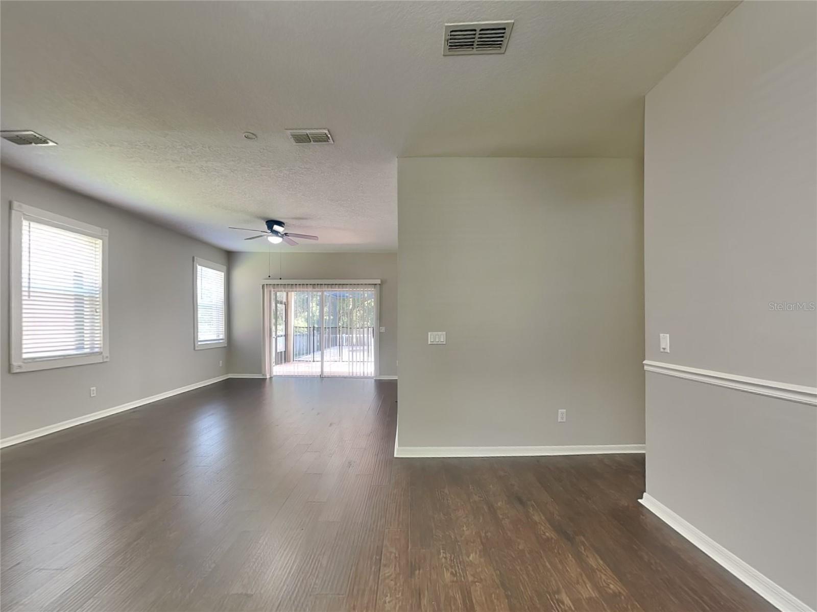 Image 5 of 23 For 20409 Sultana Court