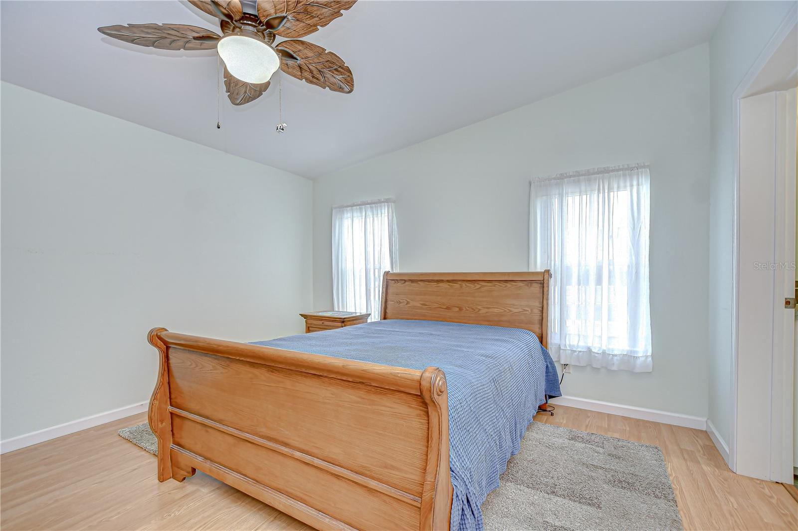 Image 21 of 42 For 37642 Landis Avenue