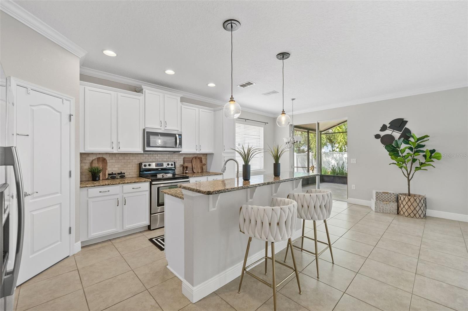 Image 10 of 48 For 7710 Desoto Street