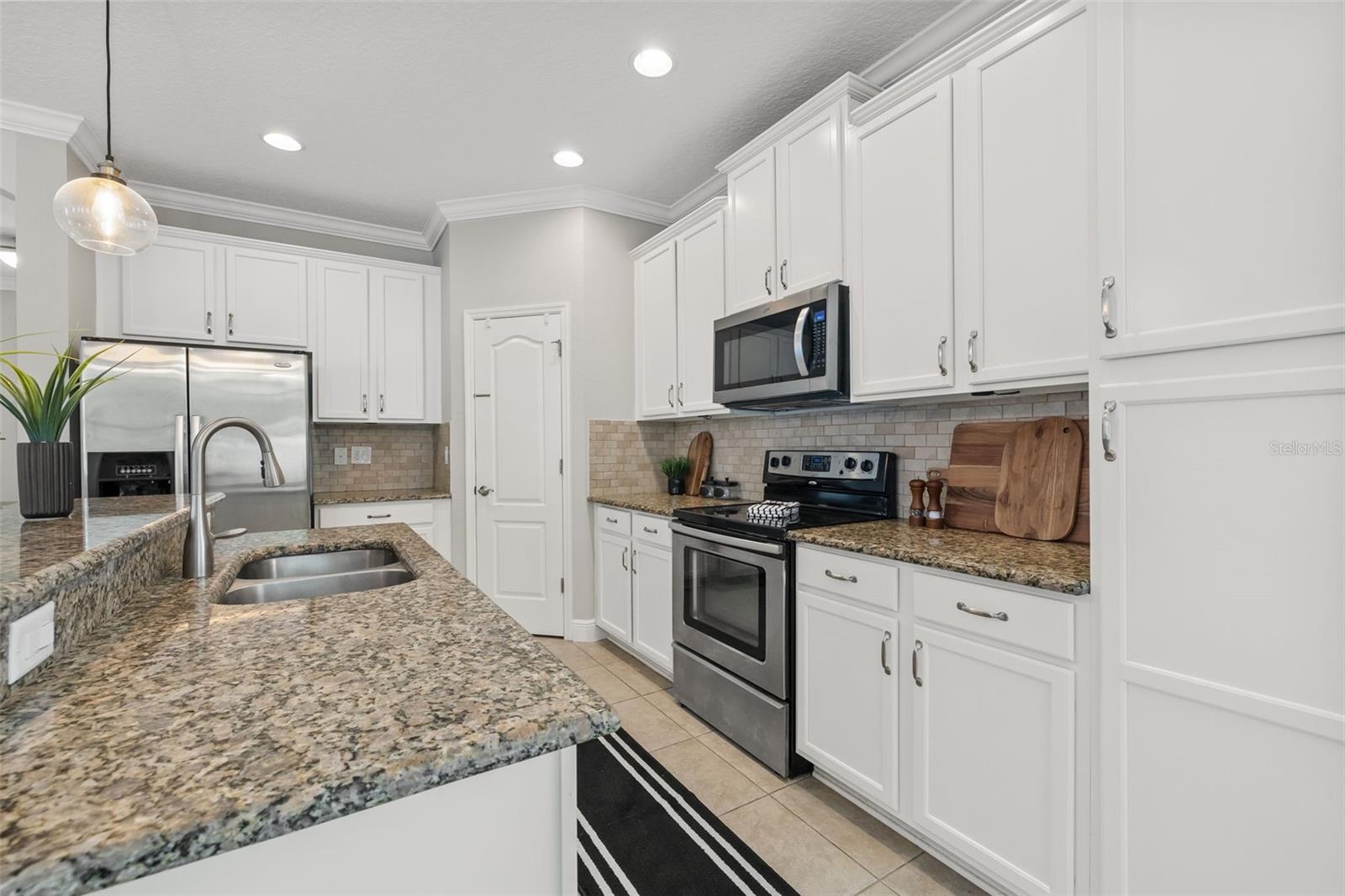 Image 14 of 48 For 7710 Desoto Street