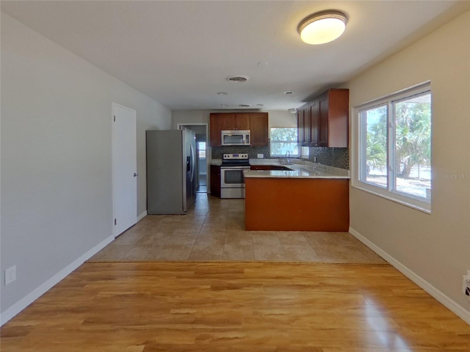 Image 4 of 19 For 10719 Cherokee Drive
