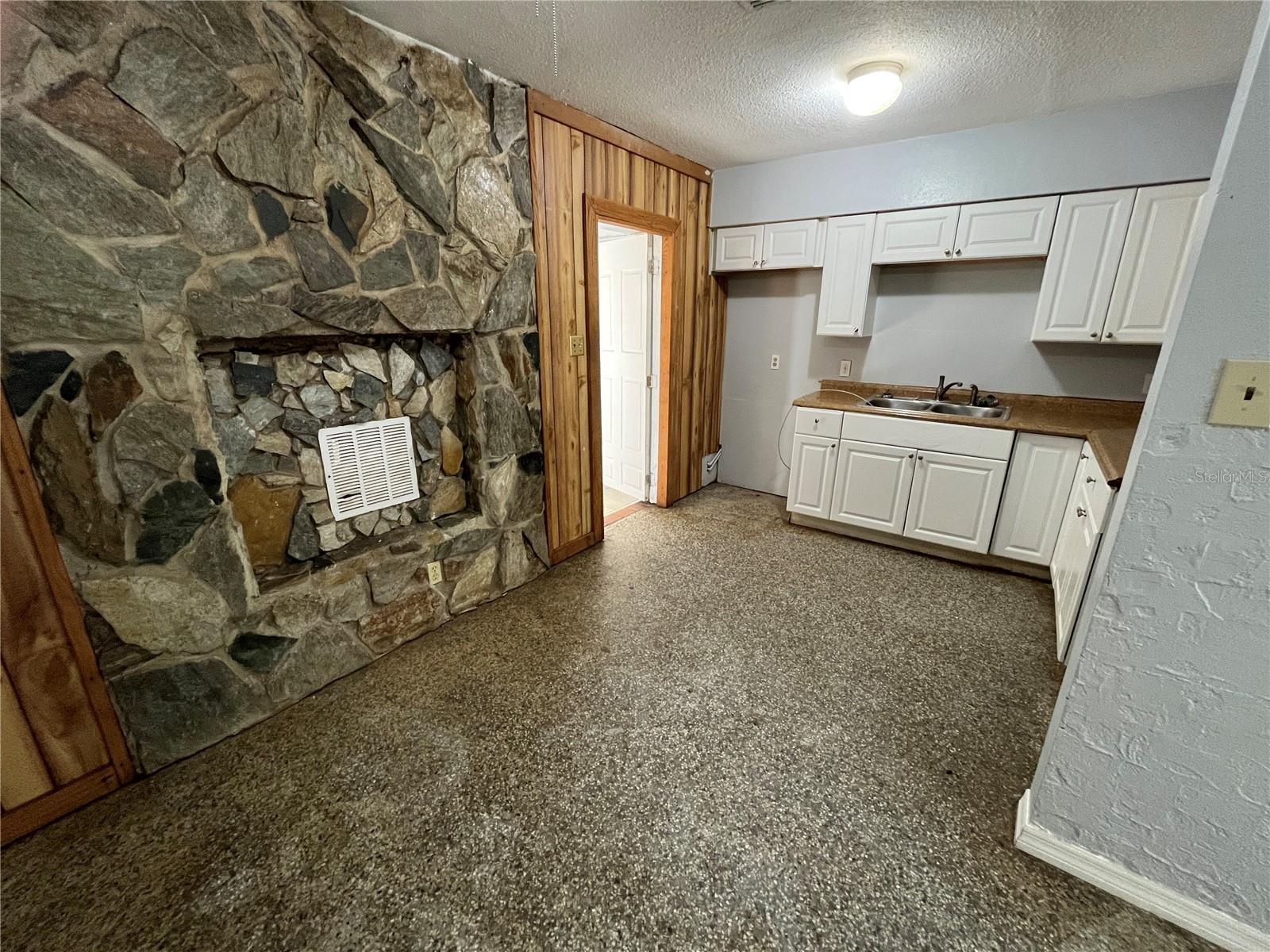 Image 4 of 9 For 4020 Mclane Drive