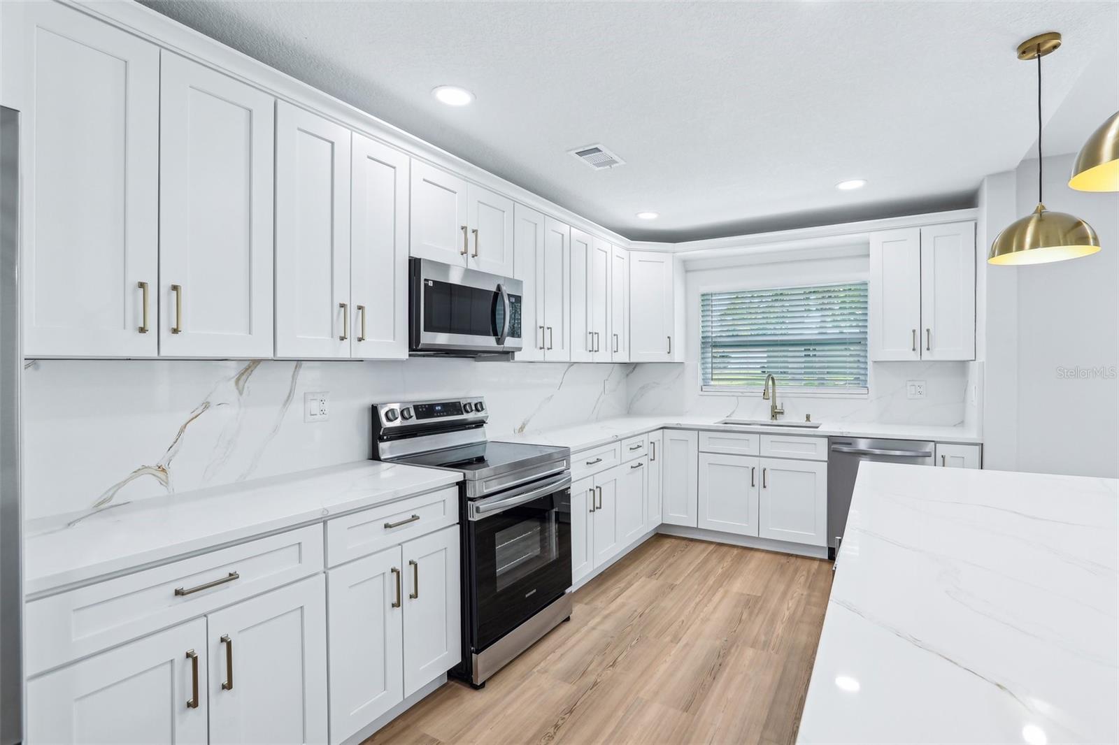 Image 13 of 38 For 1332 Marjohn Avenue