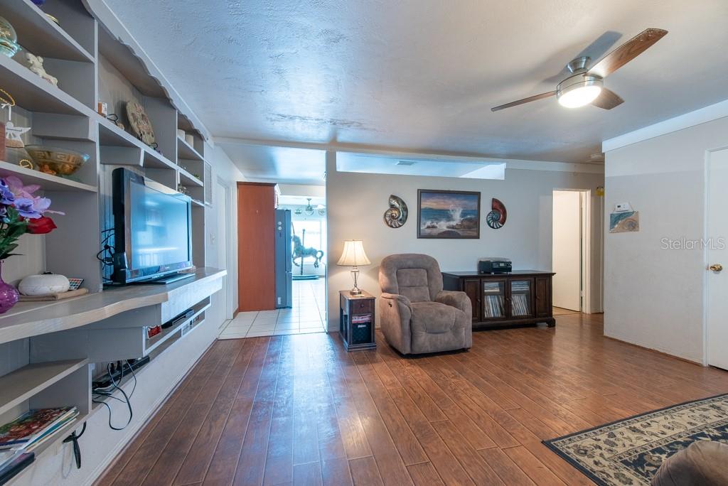 Image 4 of 47 For 8305 75th Place