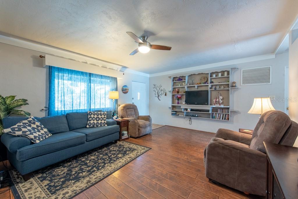 Image 7 of 47 For 8305 75th Place