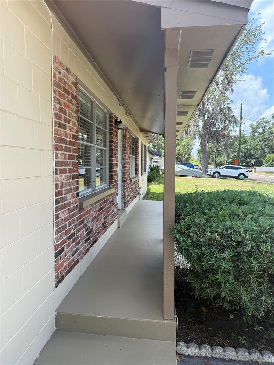 Image 2 of 20 For 9604 Oak Ridge Ave