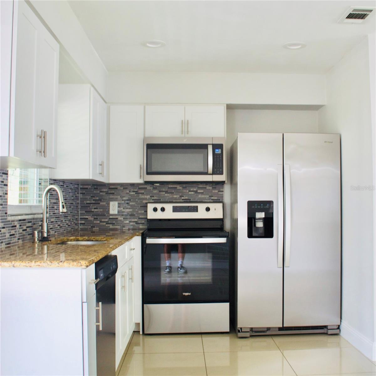 Image 4 of 20 For 9604 Oak Ridge Ave
