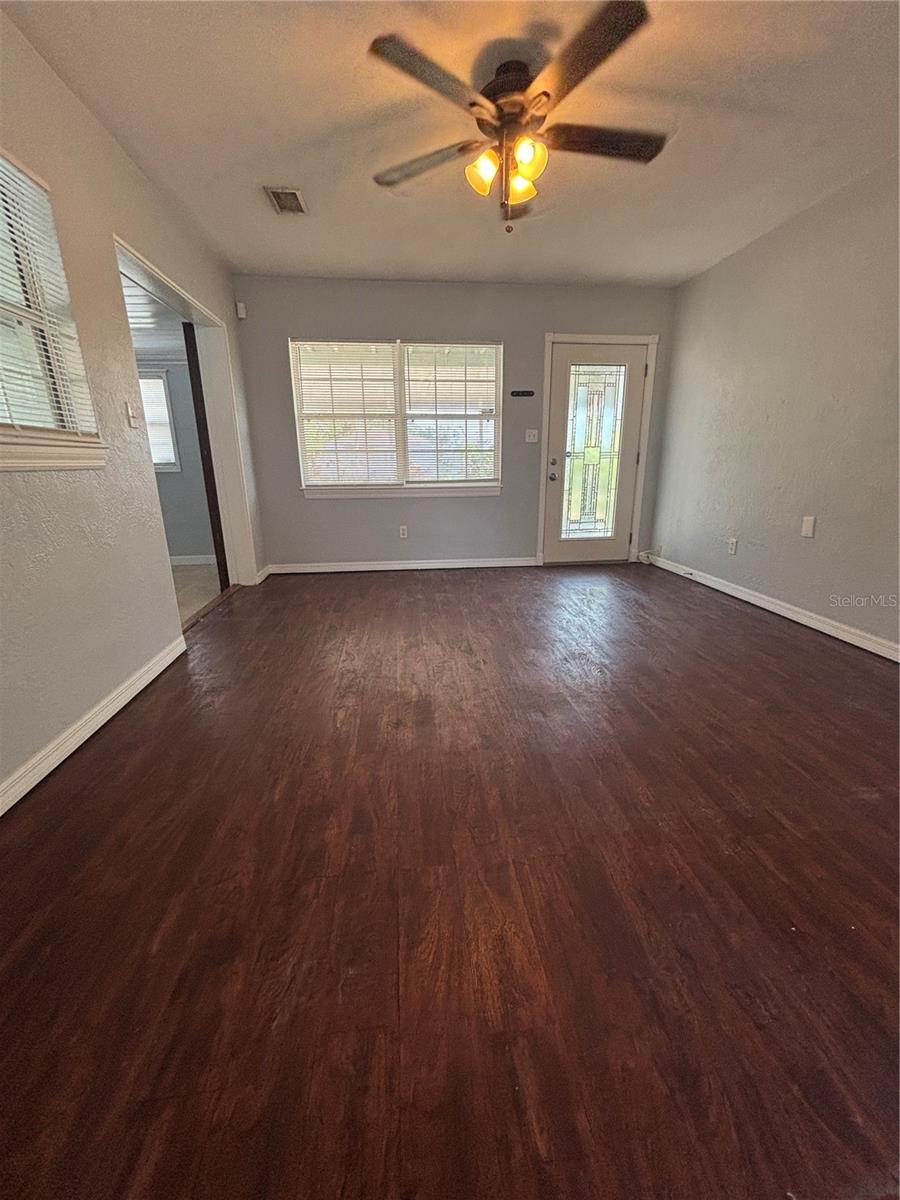Image 2 of 5 For 2500 47th Avenue N