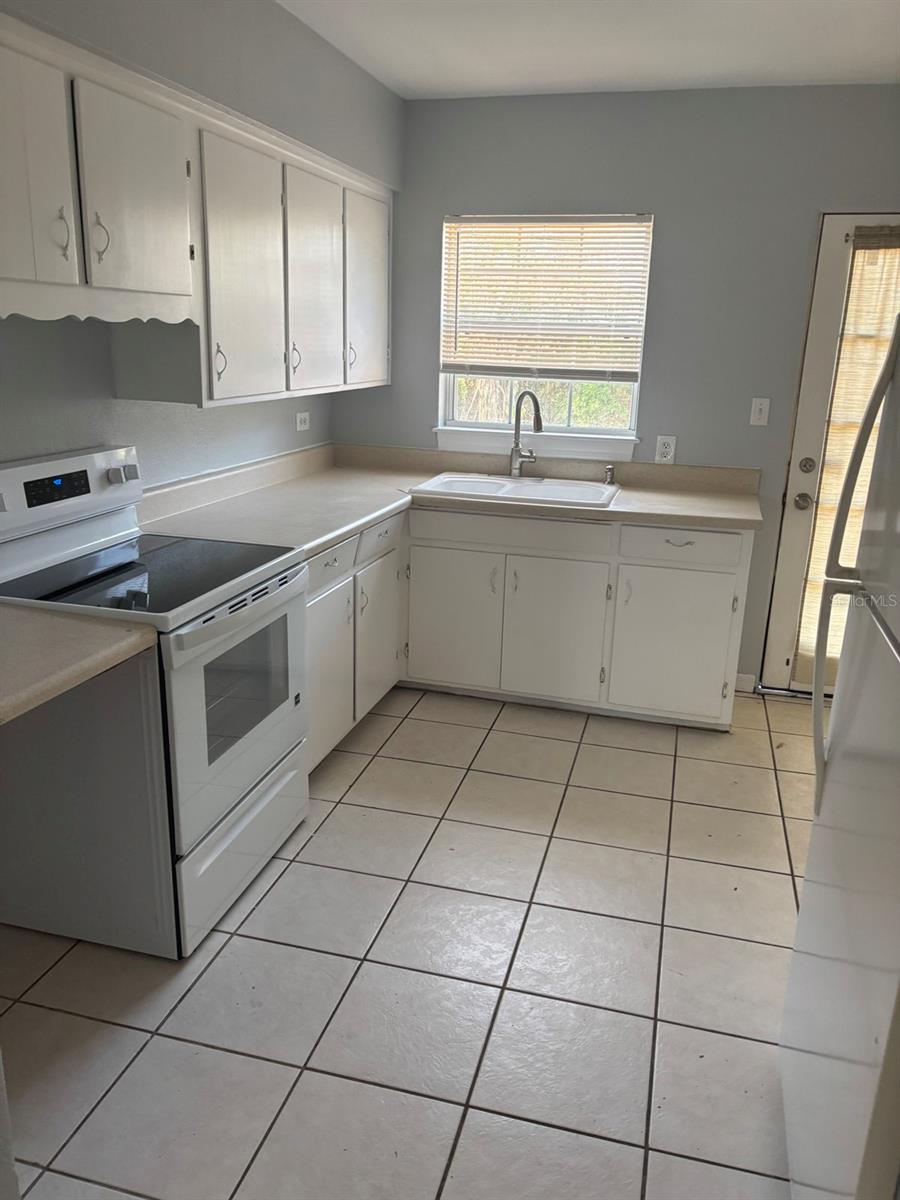 Image 3 of 5 For 2500 47th Avenue N