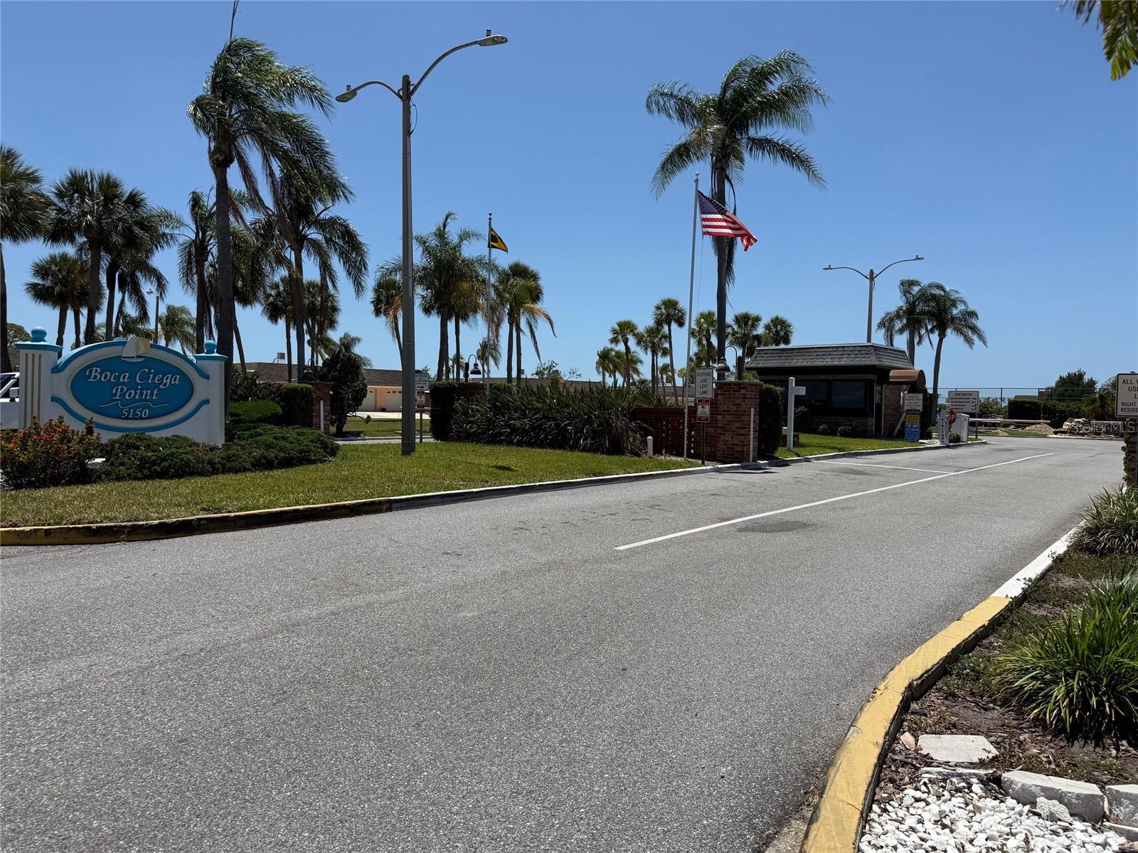 Image 18 of 23 For 651 Boca Ciega Point Boulevard S