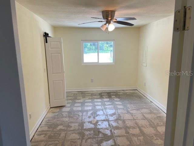 Image 6 of 17 For 10922 Park Drive