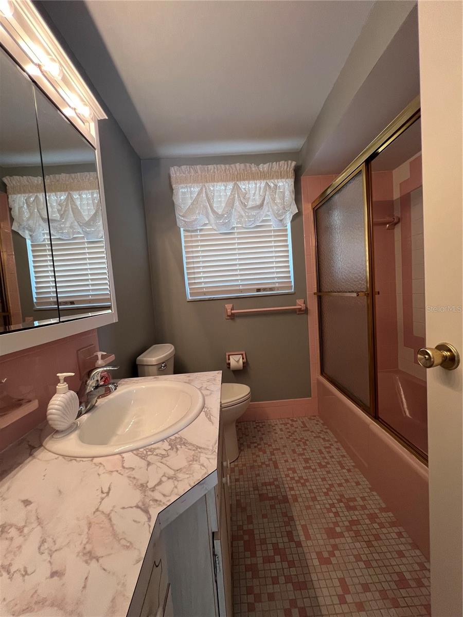 Image 11 of 21 For 10502 Laburnum Drive
