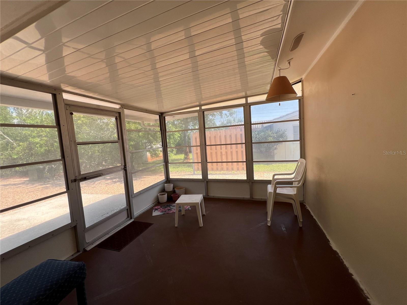 Image 15 of 21 For 10502 Laburnum Drive