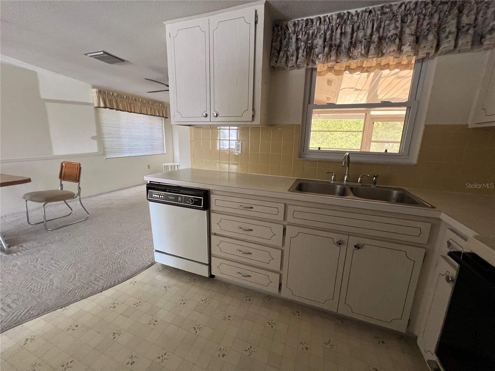 Image 5 of 21 For 10502 Laburnum Drive