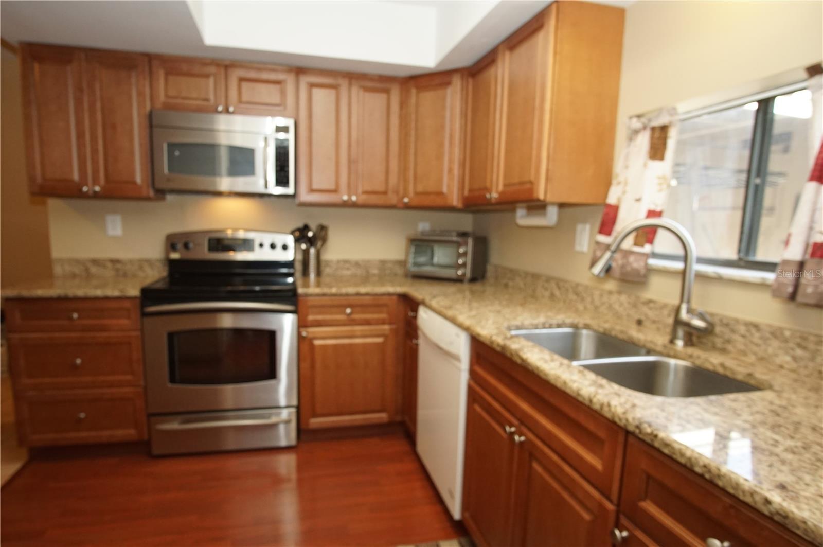 Image 10 of 28 For 8011 Peach Drive 103