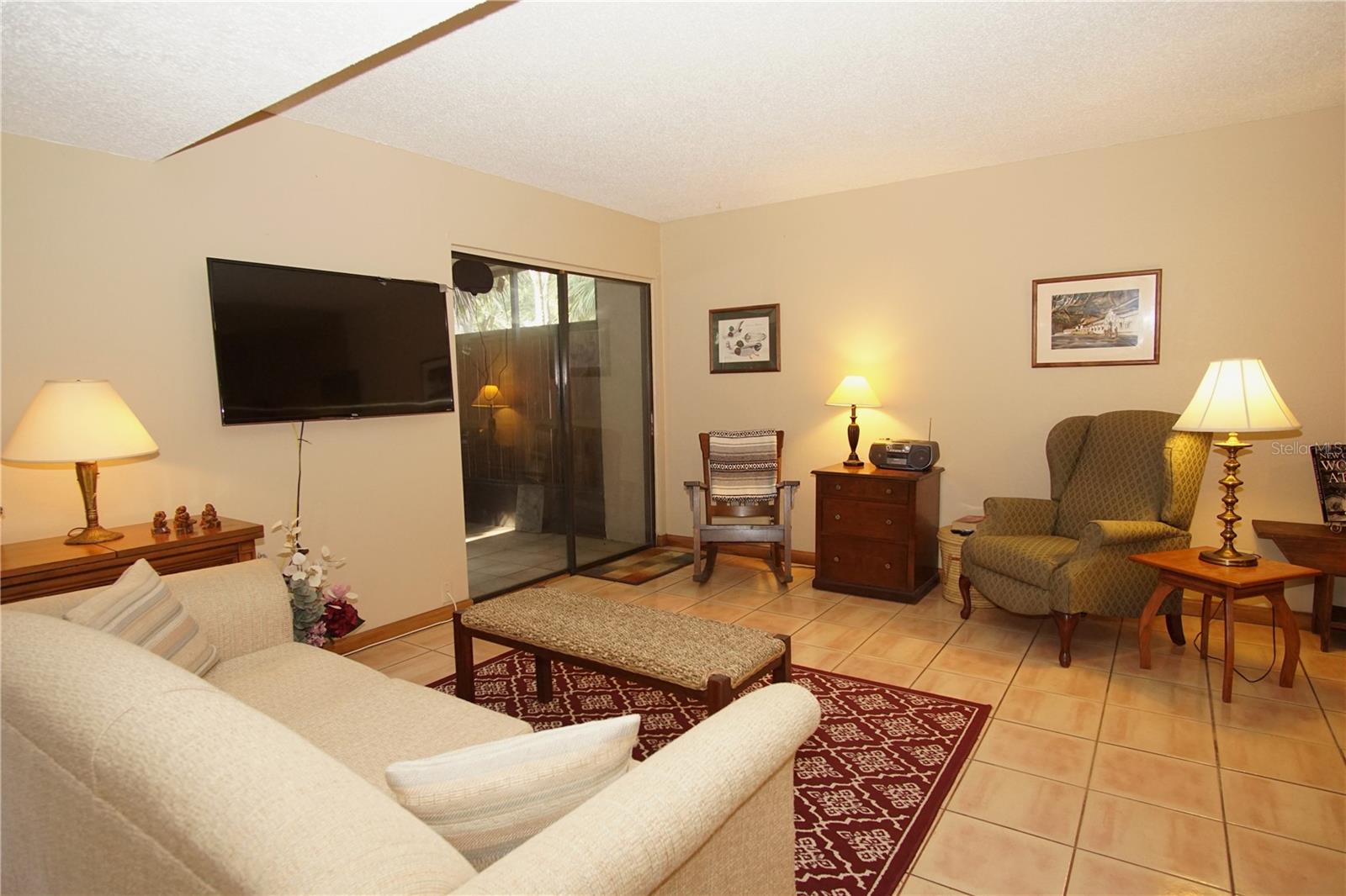 Image 6 of 28 For 8011 Peach Drive 103