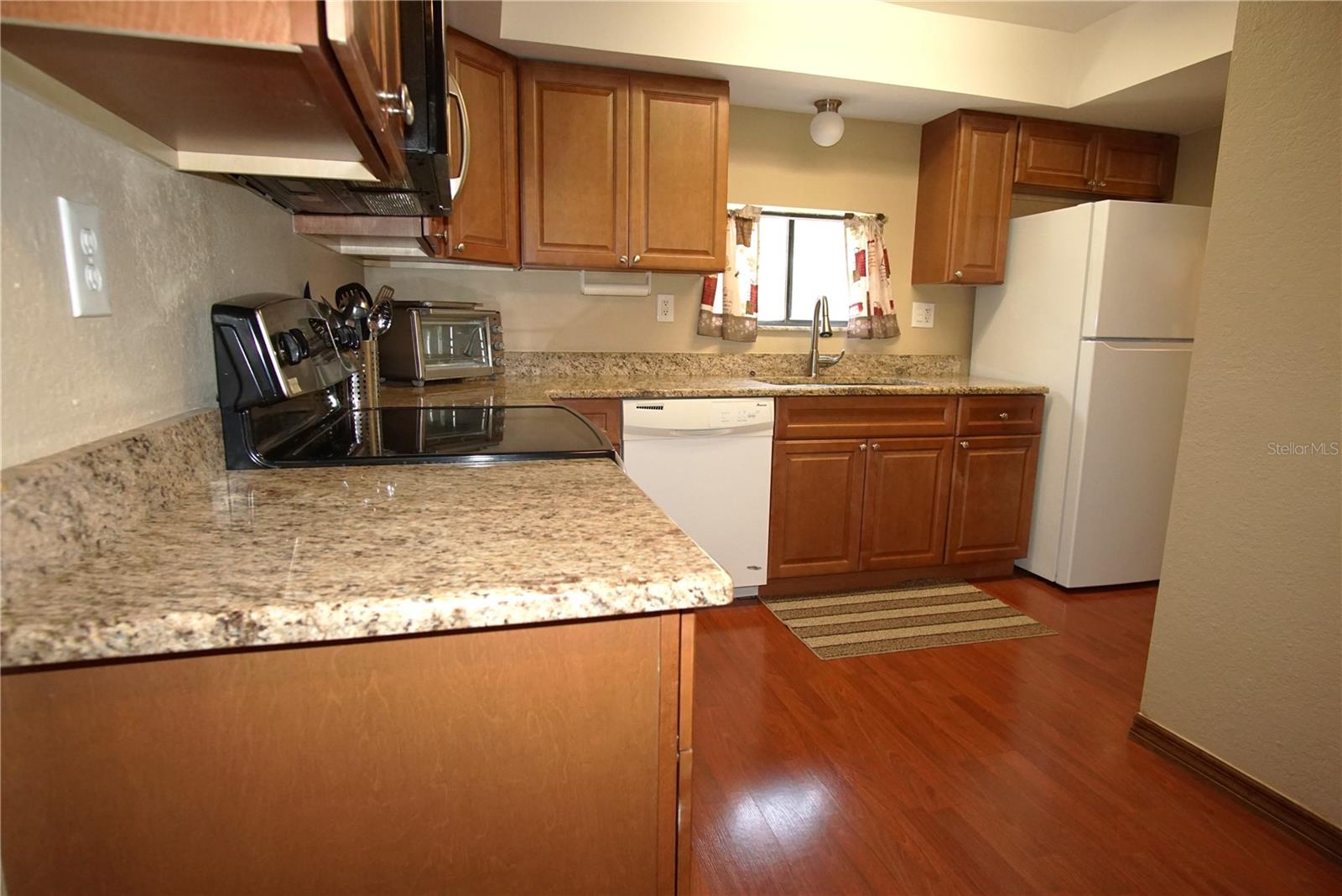 Image 8 of 28 For 8011 Peach Drive 103