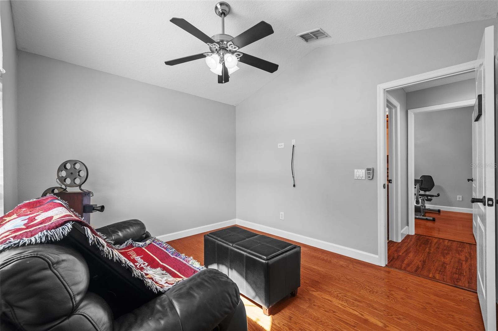 Image 22 of 61 For 18631 Le Dauphine Place