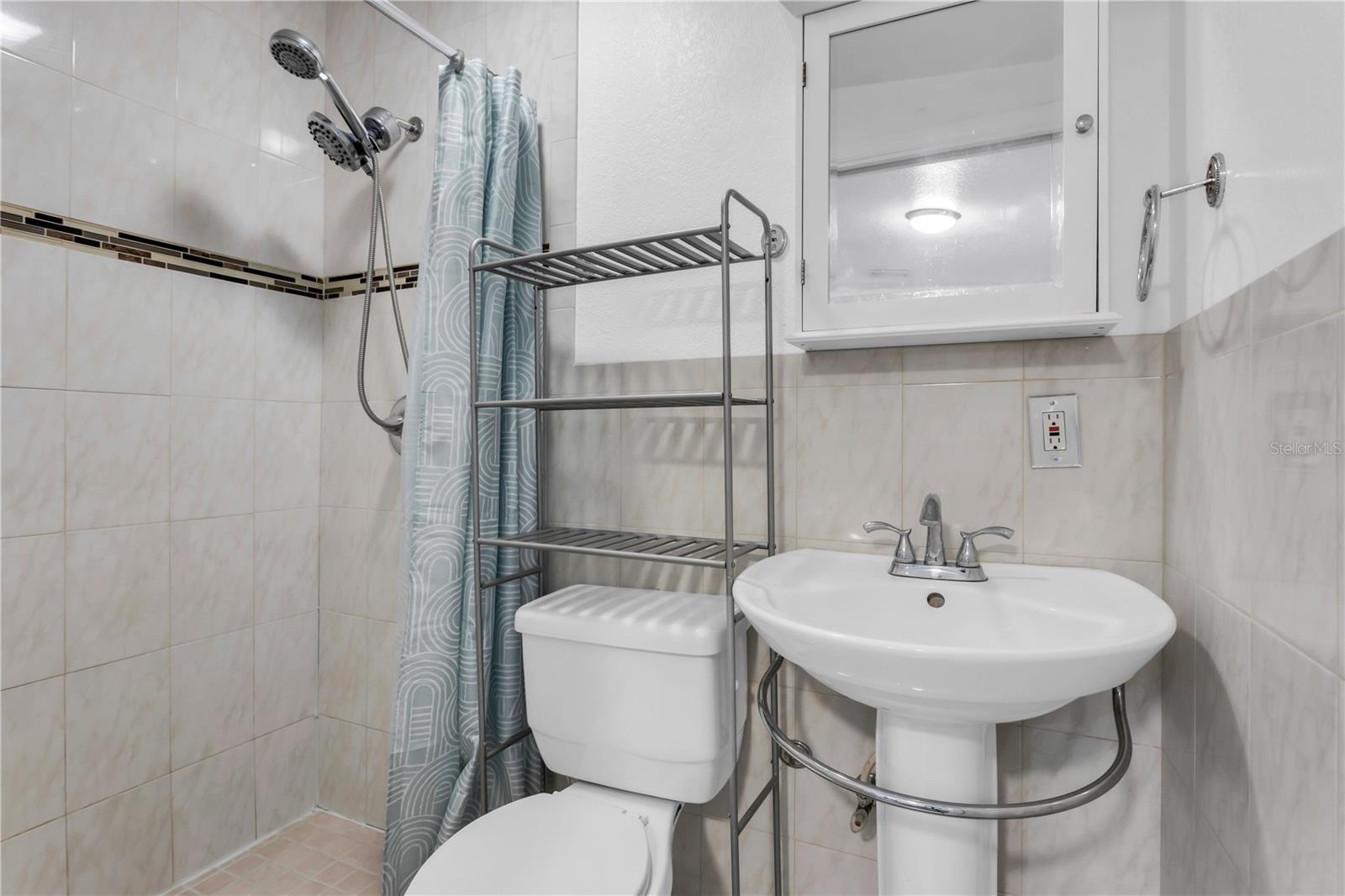 Image 14 of 25 For 2916 Crest Avenue