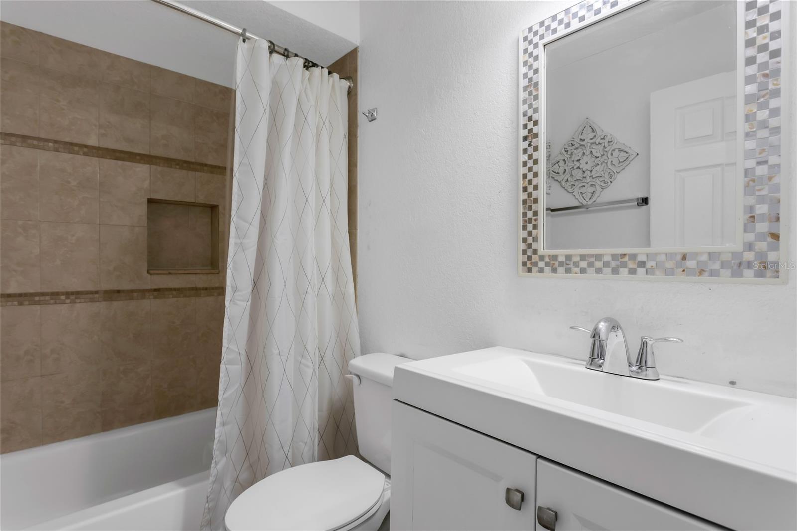 Image 15 of 25 For 2916 Crest Avenue