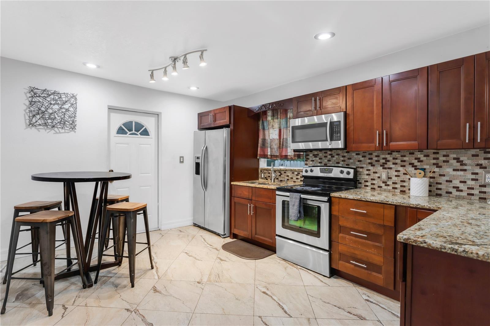 Image 9 of 25 For 2916 Crest Avenue