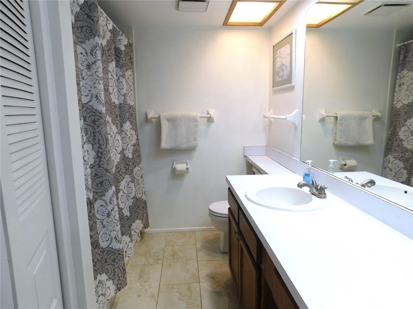 Image 21 of 31 For 124 Woodlake Wynde