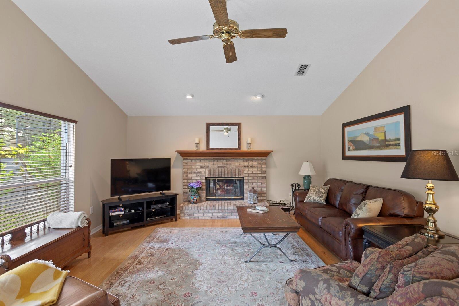 Image 23 of 44 For 4311 Beach Park Drive