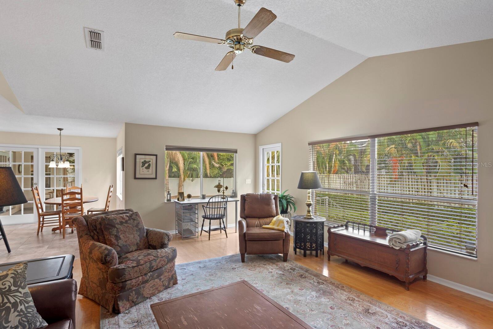 Image 26 of 44 For 4311 Beach Park Drive