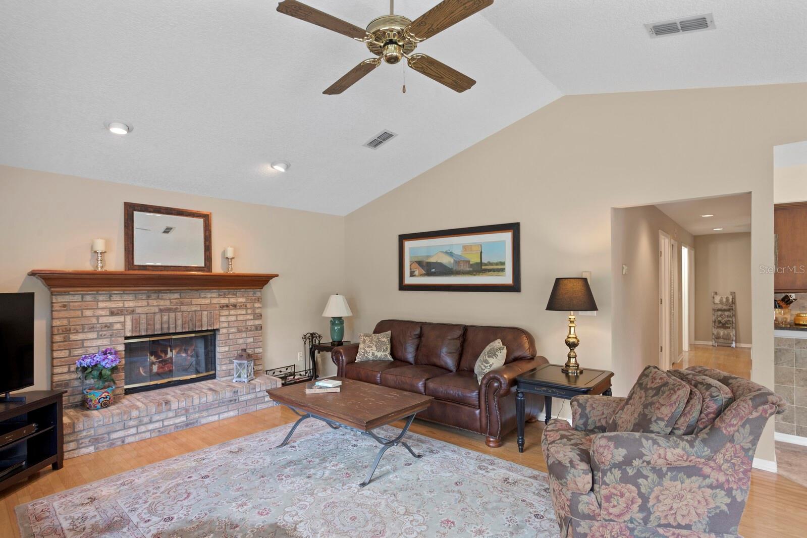 Image 27 of 44 For 4311 Beach Park Drive