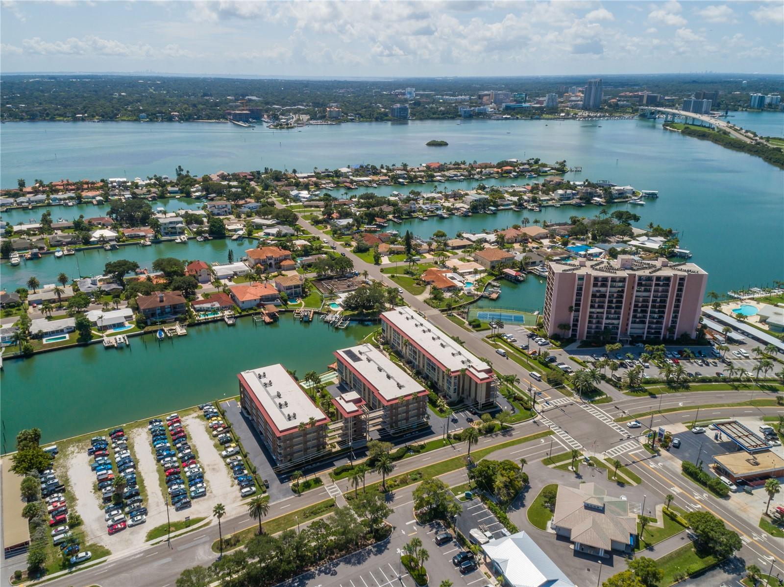 Image 21 of 33 For 105 Island Way 131