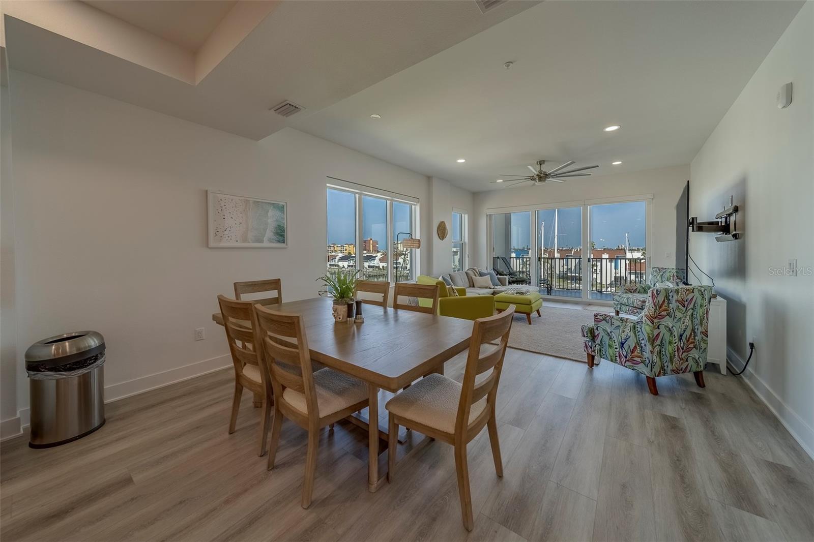 Image 11 of 59 For 400 150th Avenue 407