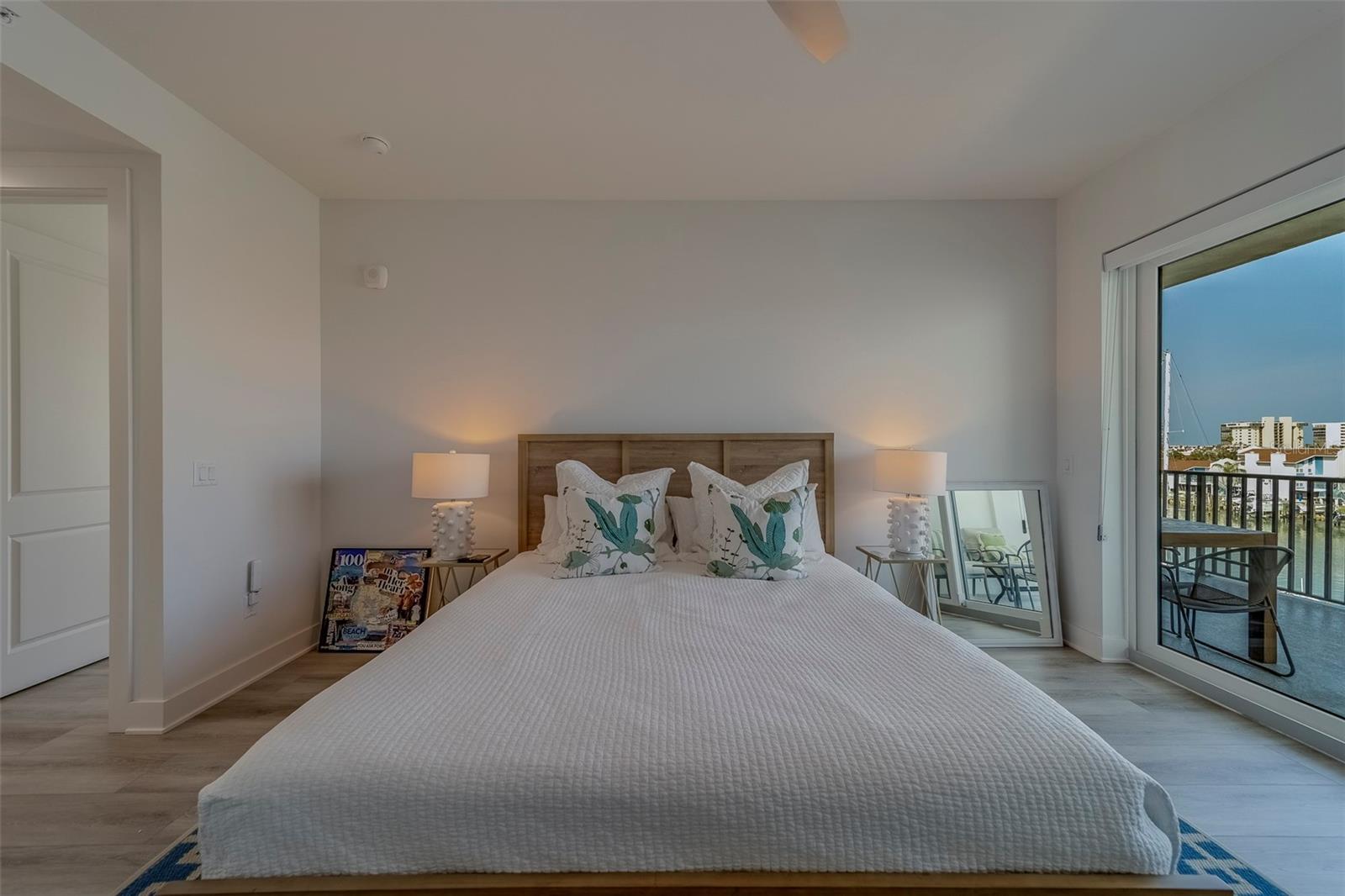 Image 18 of 59 For 400 150th Avenue 407