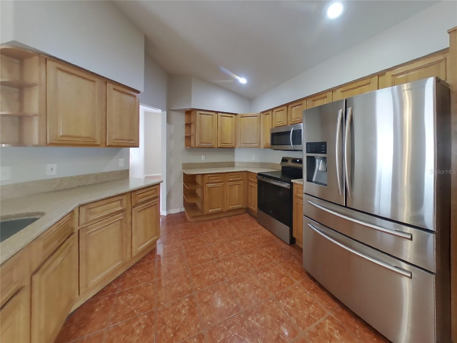 Image 5 of 21 For 2227 Groveland Drive