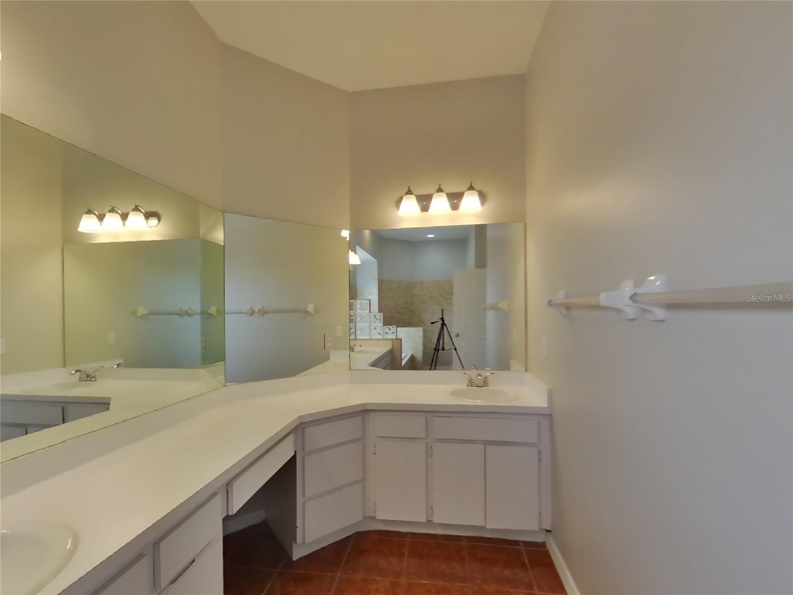 Image 8 of 21 For 2227 Groveland Drive