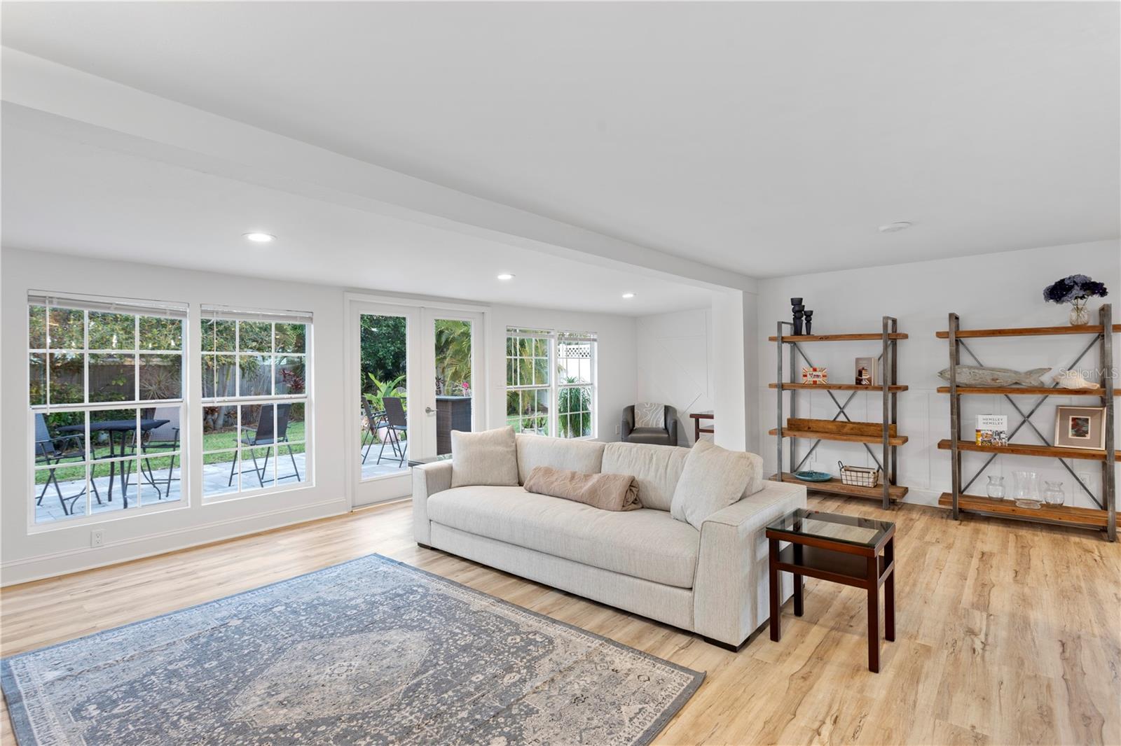Image 13 of 35 For 3511 Azeele Street
