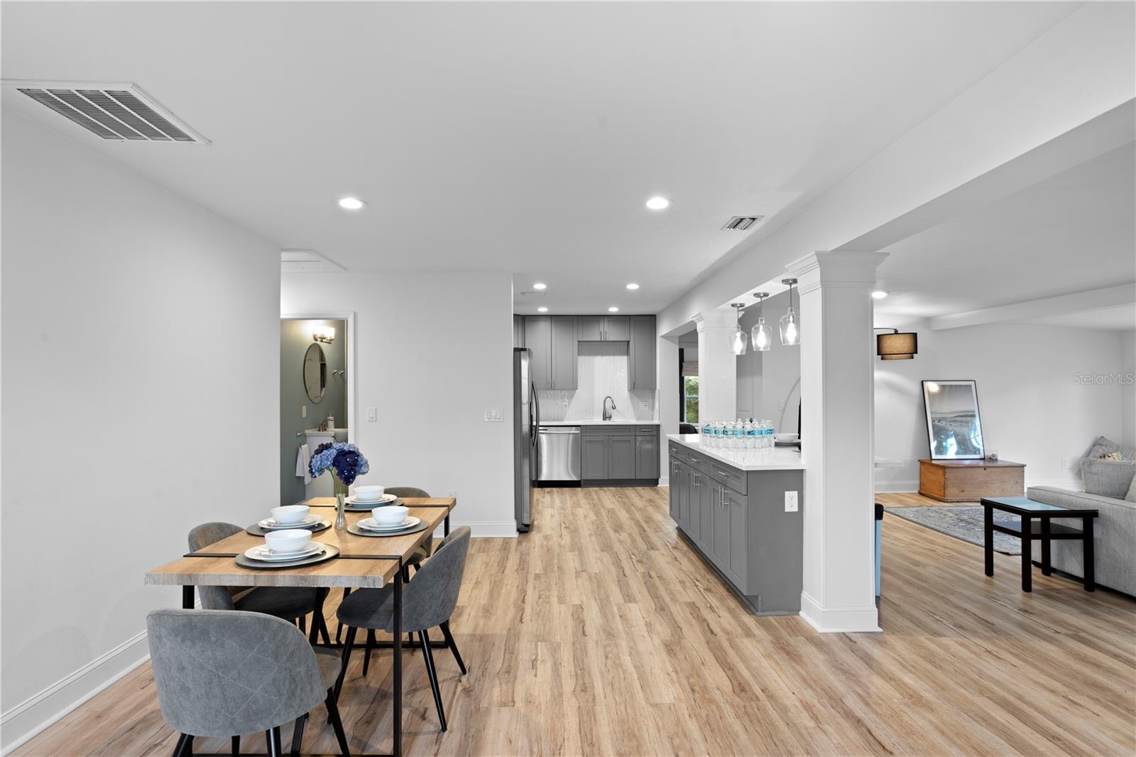 Image 7 of 35 For 3511 Azeele Street