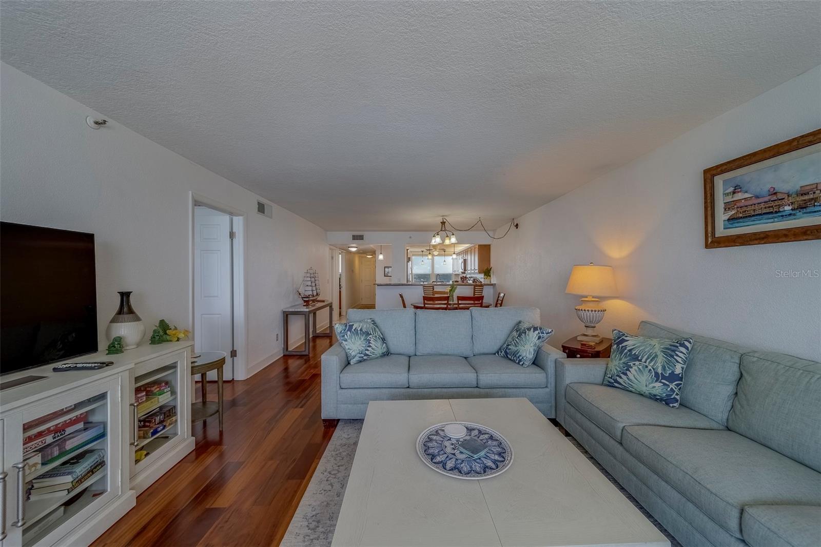 Image 12 of 52 For 17900 Gulf Boulevard 12c