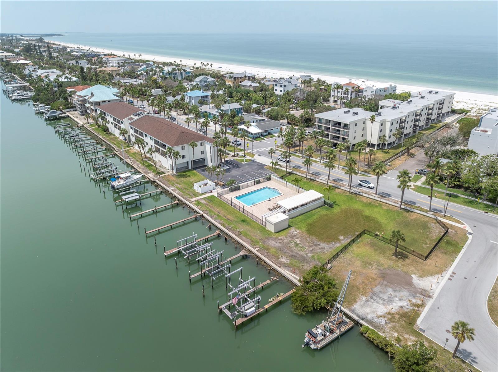 Image 25 of 36 For 3200 Gulf Boulevard 202