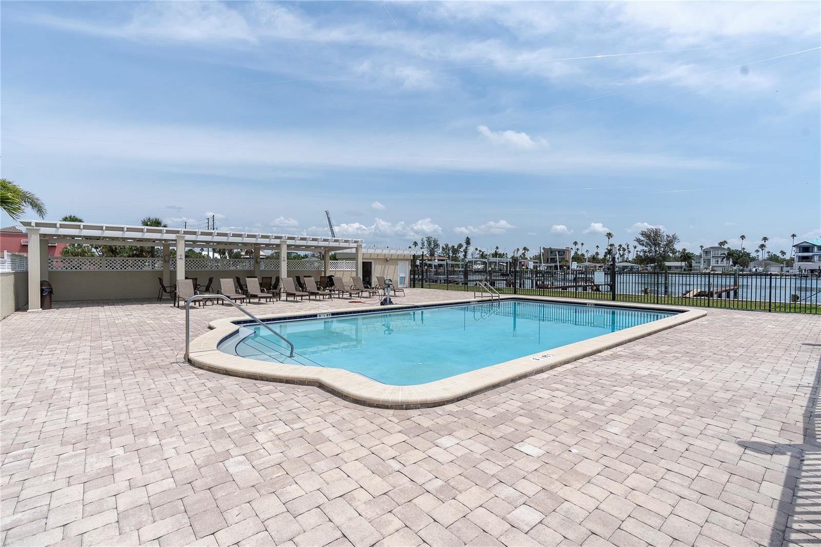 Image 33 of 36 For 3200 Gulf Boulevard 202