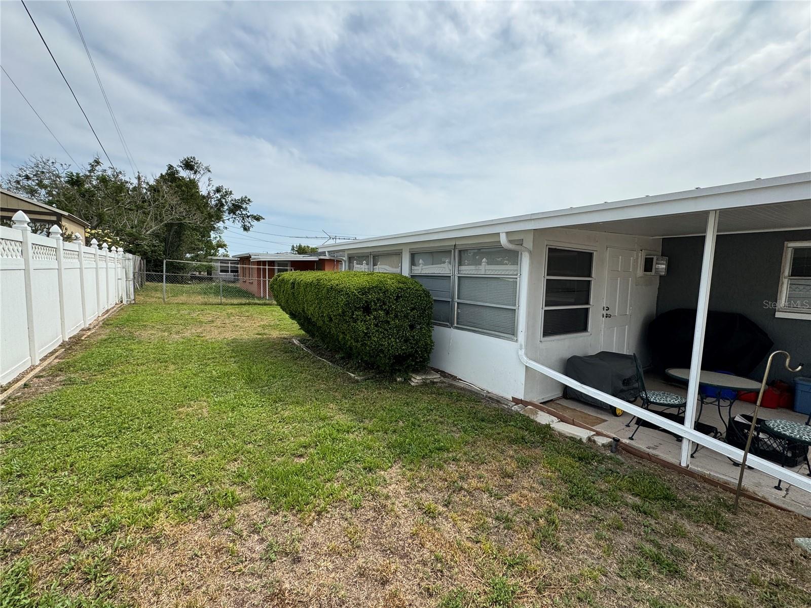 Image 12 of 17 For 1542 Derrick Street