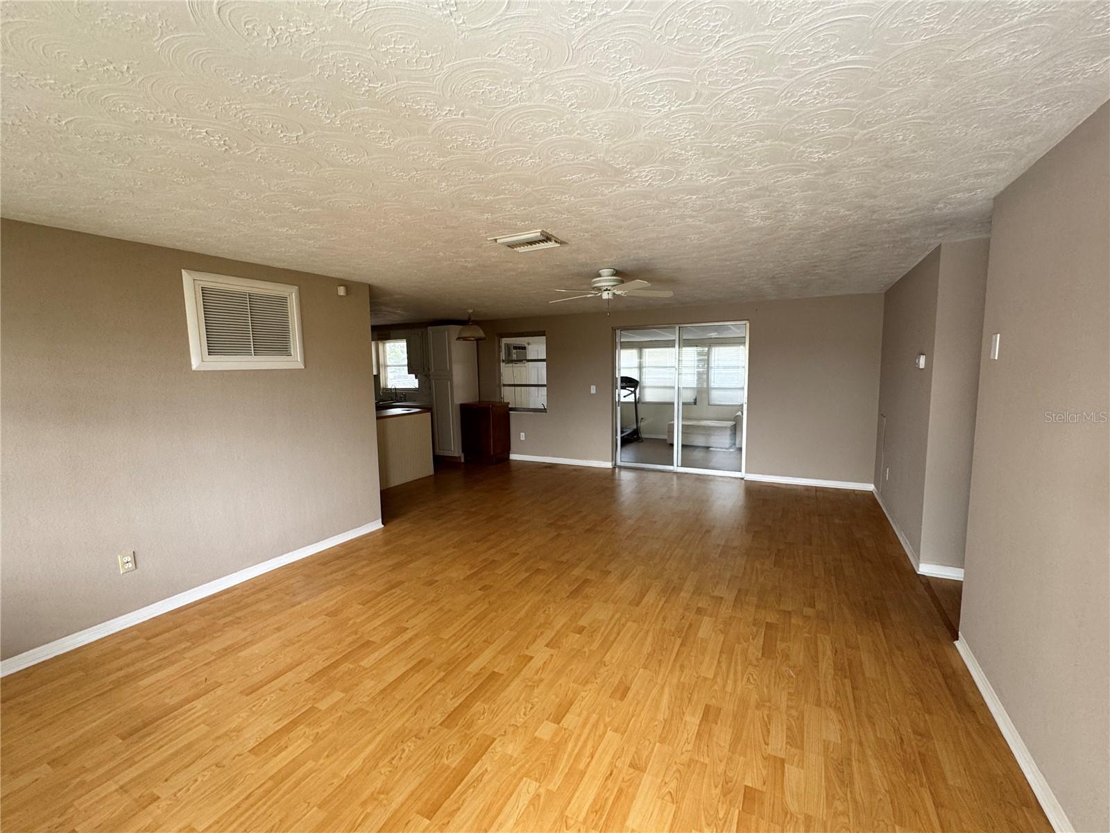 Image 2 of 17 For 1542 Derrick Street