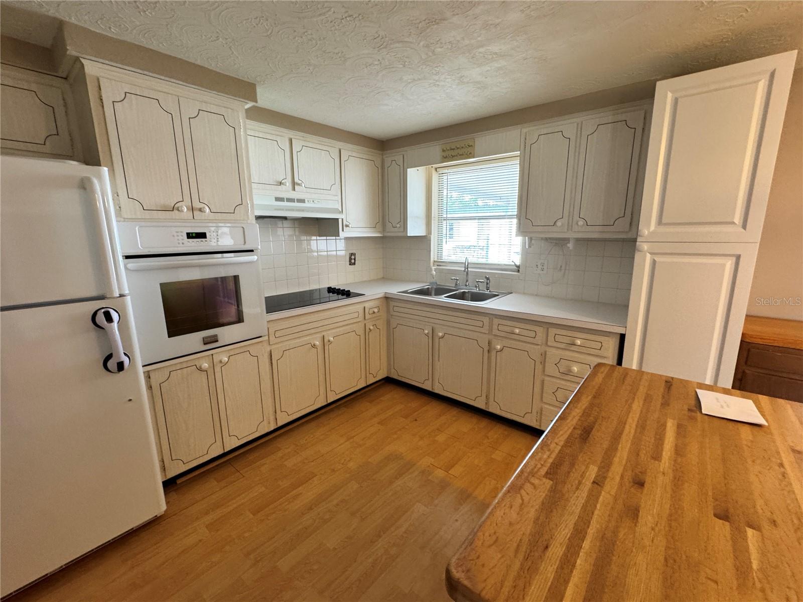 Image 5 of 17 For 1542 Derrick Street