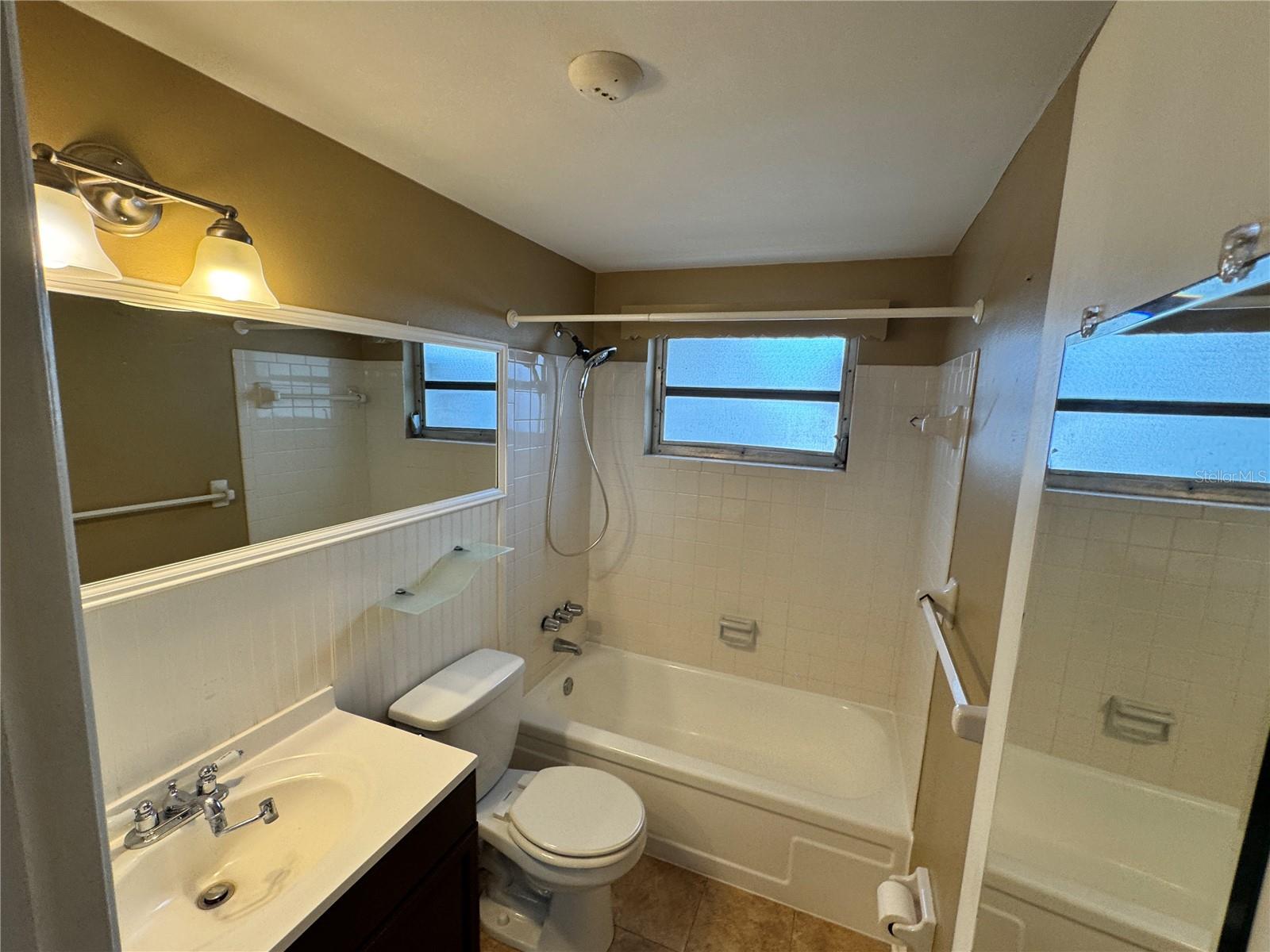 Image 8 of 17 For 1542 Derrick Street