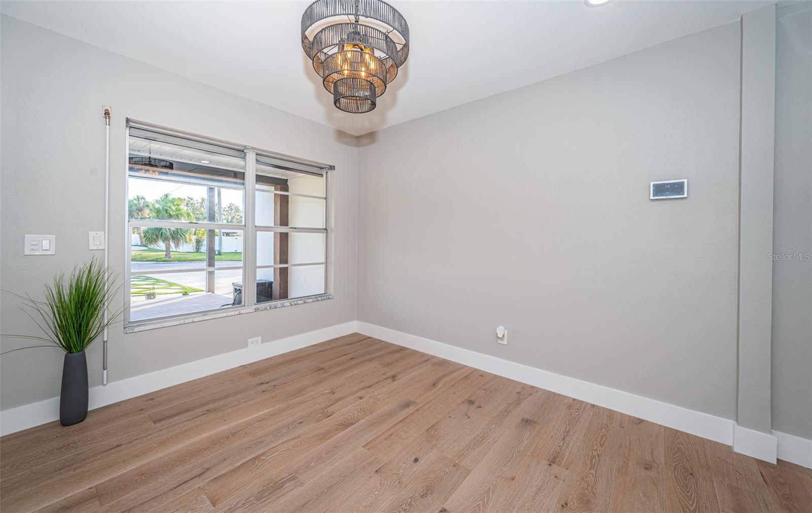Image 16 of 95 For 3165 Renatta Drive