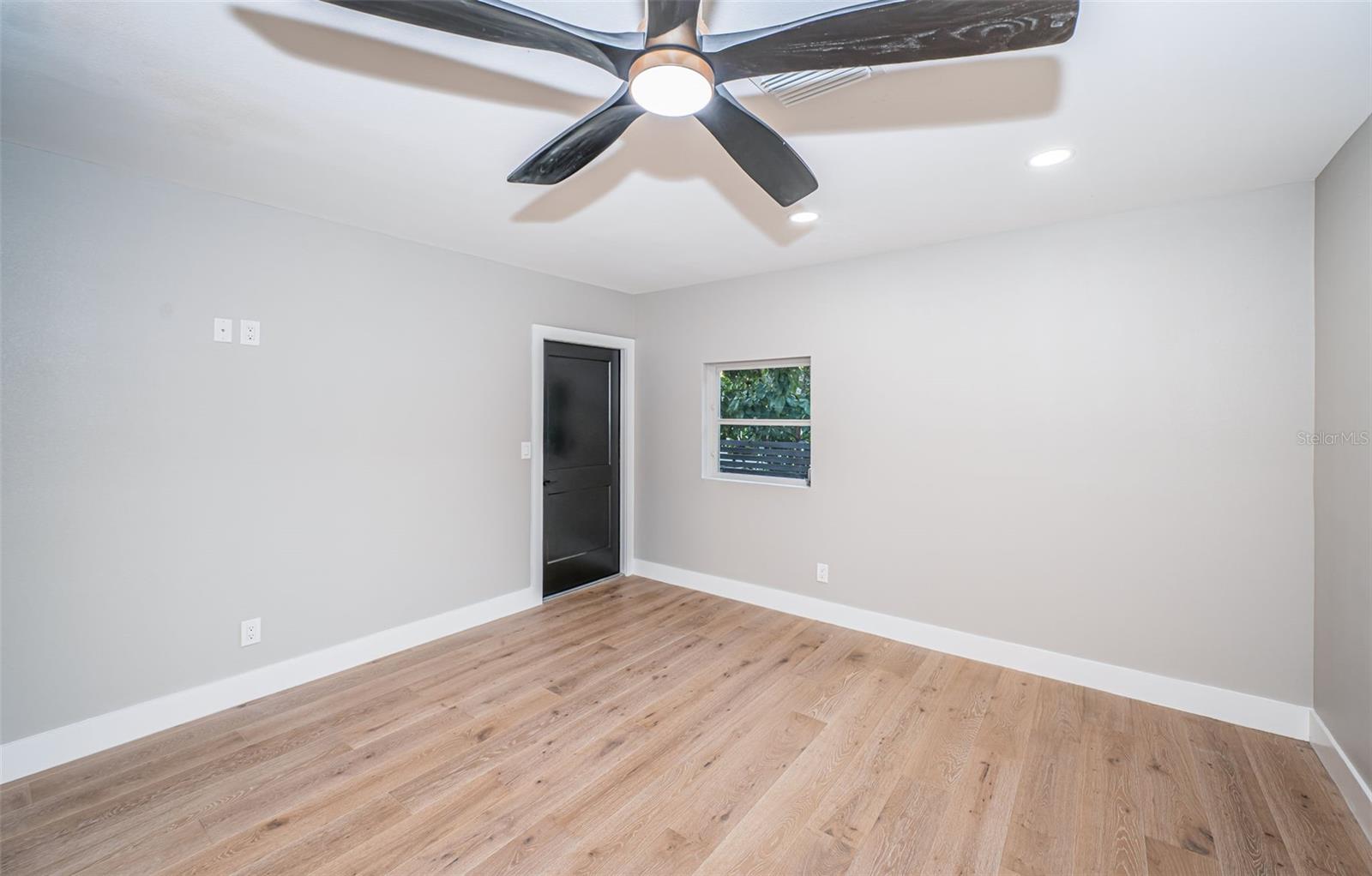 Image 35 of 95 For 3165 Renatta Drive