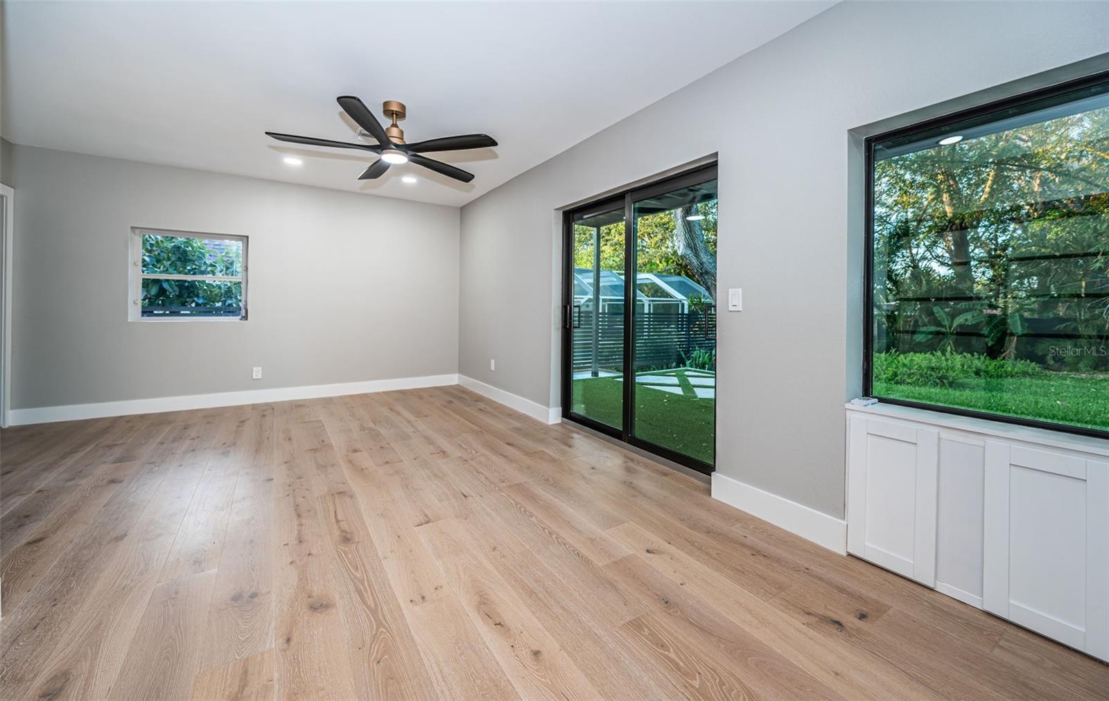 Image 36 of 95 For 3165 Renatta Drive