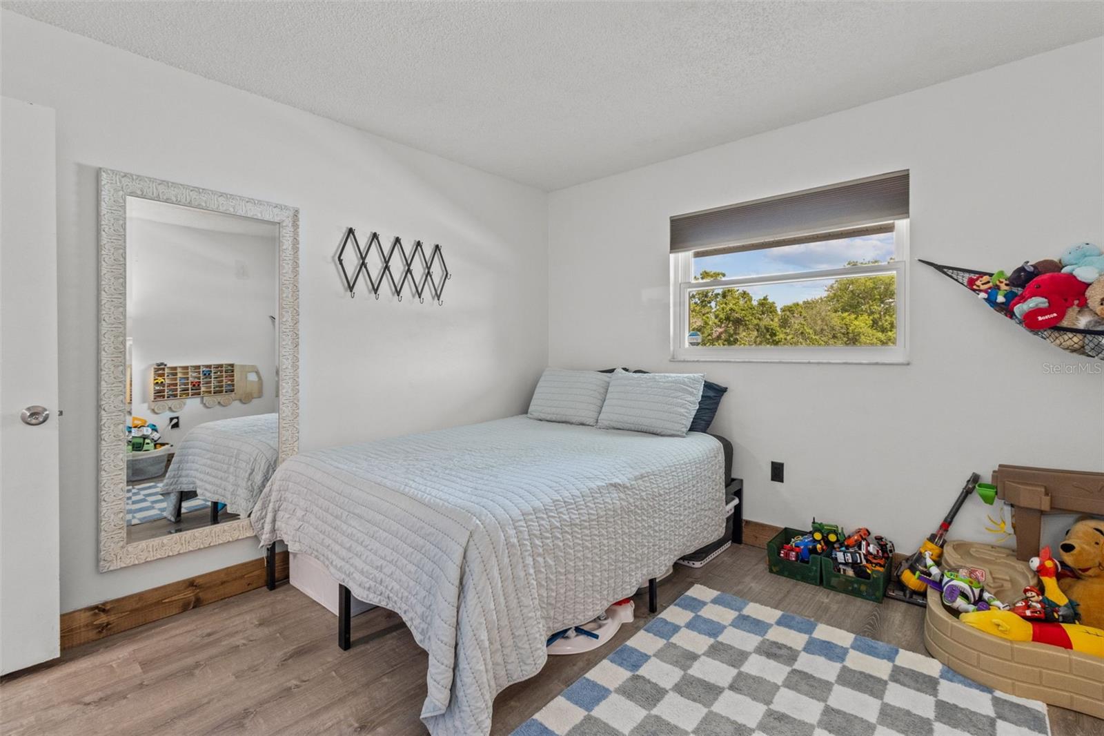 Image 19 of 37 For 9821 113th Street 201