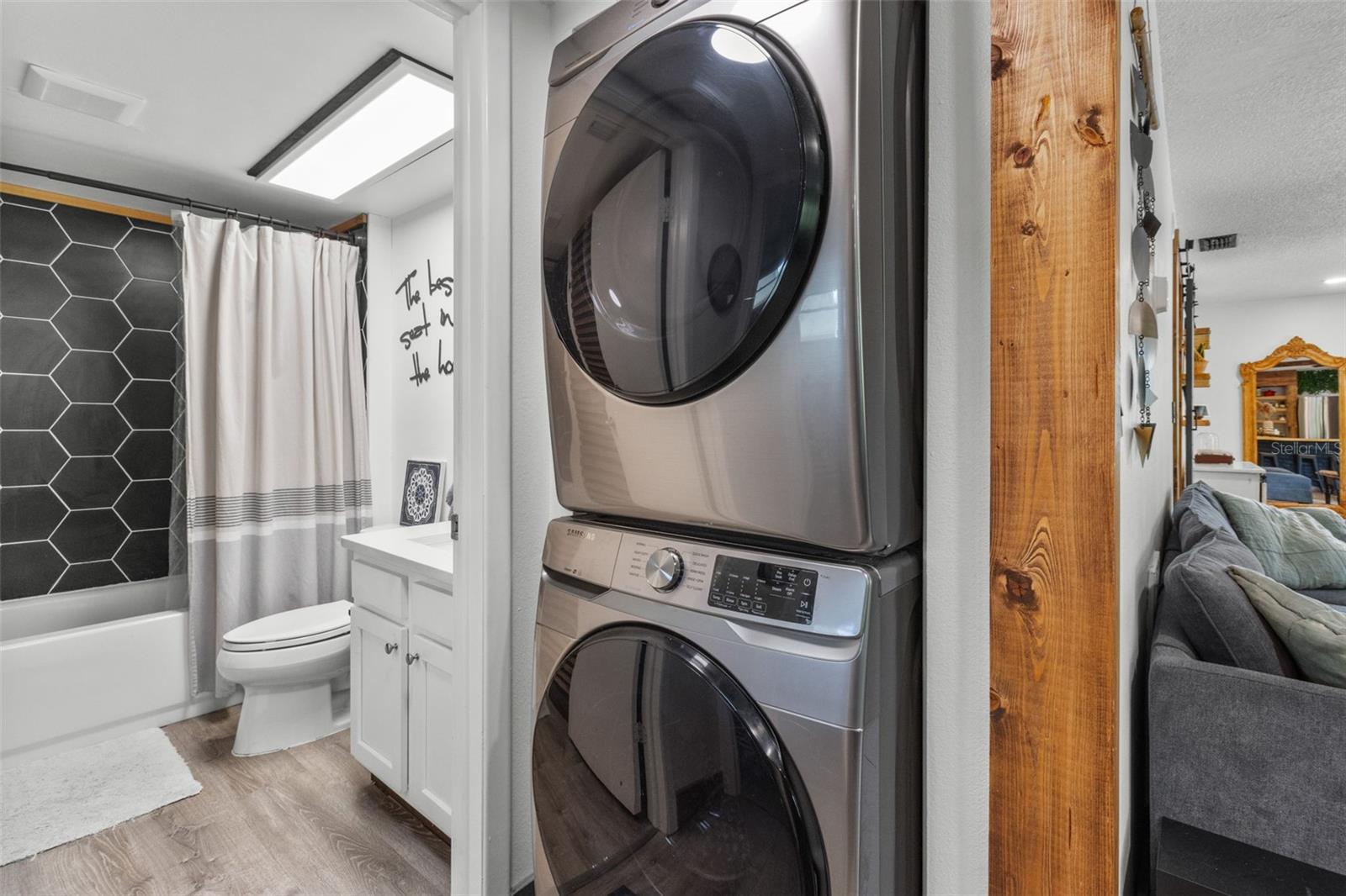 Image 21 of 37 For 9821 113th Street 201