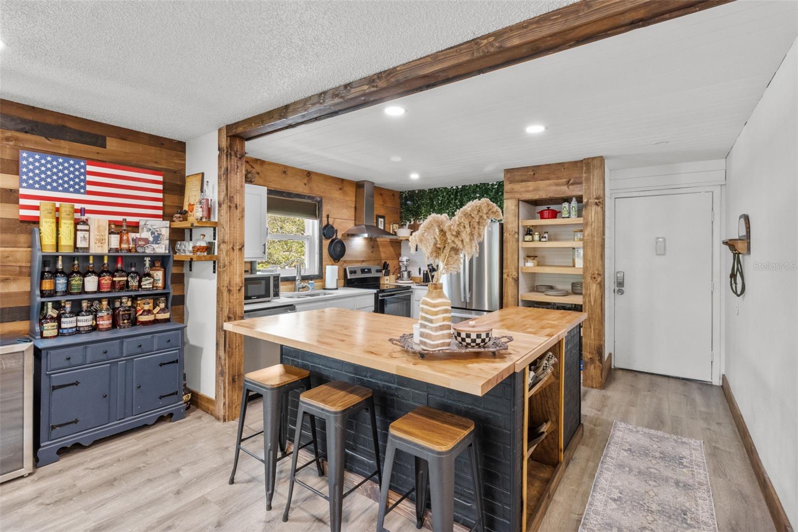 Image 4 of 37 For 9821 113th Street 201