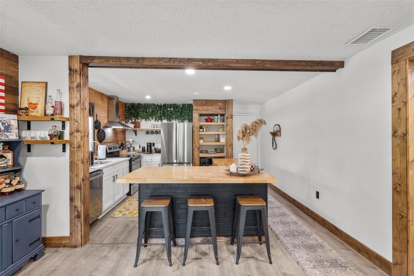 Image 5 of 37 For 9821 113th Street 201